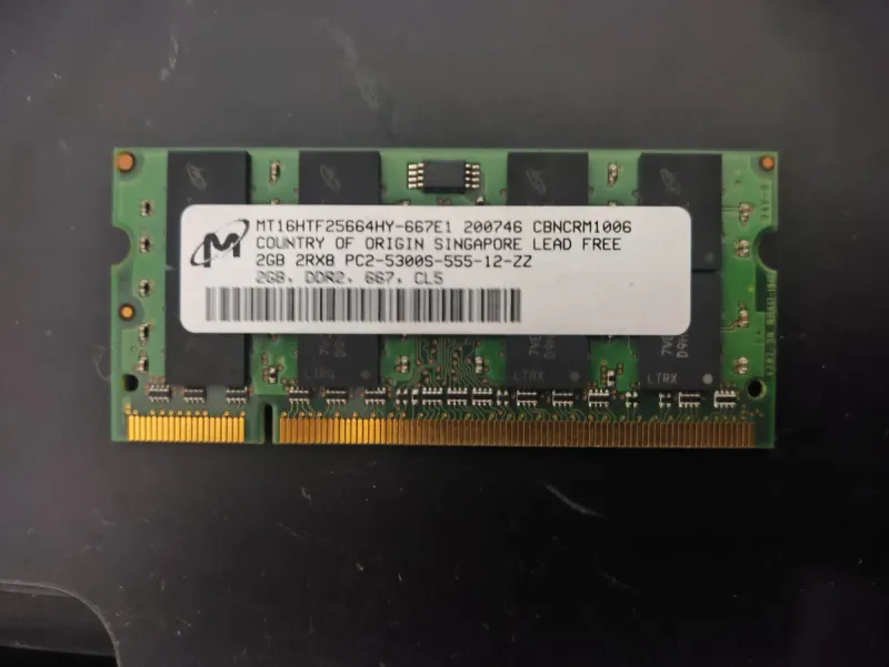 Memoria RAM Micron 2GB DDR2 PC2-5300S