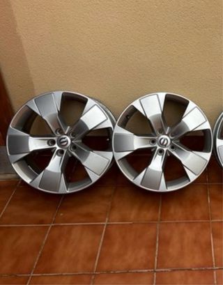 2 Llantas Volvo 18”