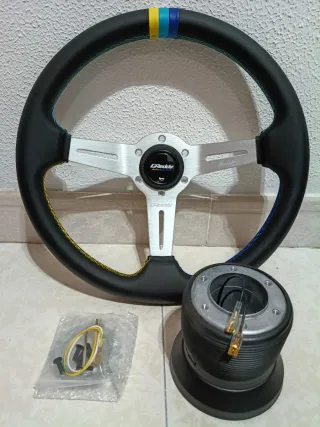 Volante semidesplazado y piña Mercedes