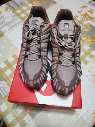 Nike Shox TL Talla 42 Beige/Marrón