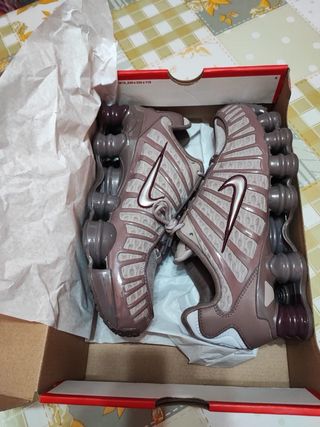 Nike Shox TL Talla 42 Beige/Marrón