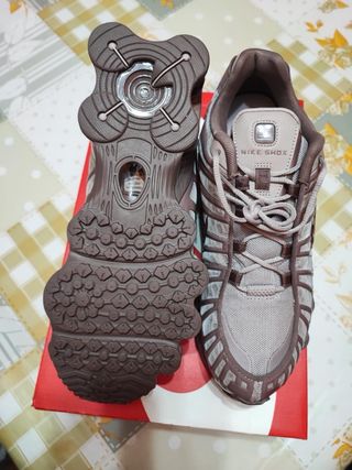 Nike Shox TL Talla 42 Beige/Marrón