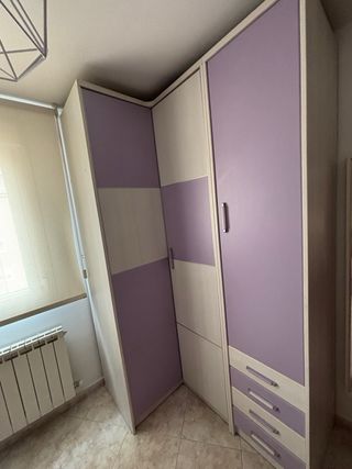 Armario juvenil esquinero blanco y lila