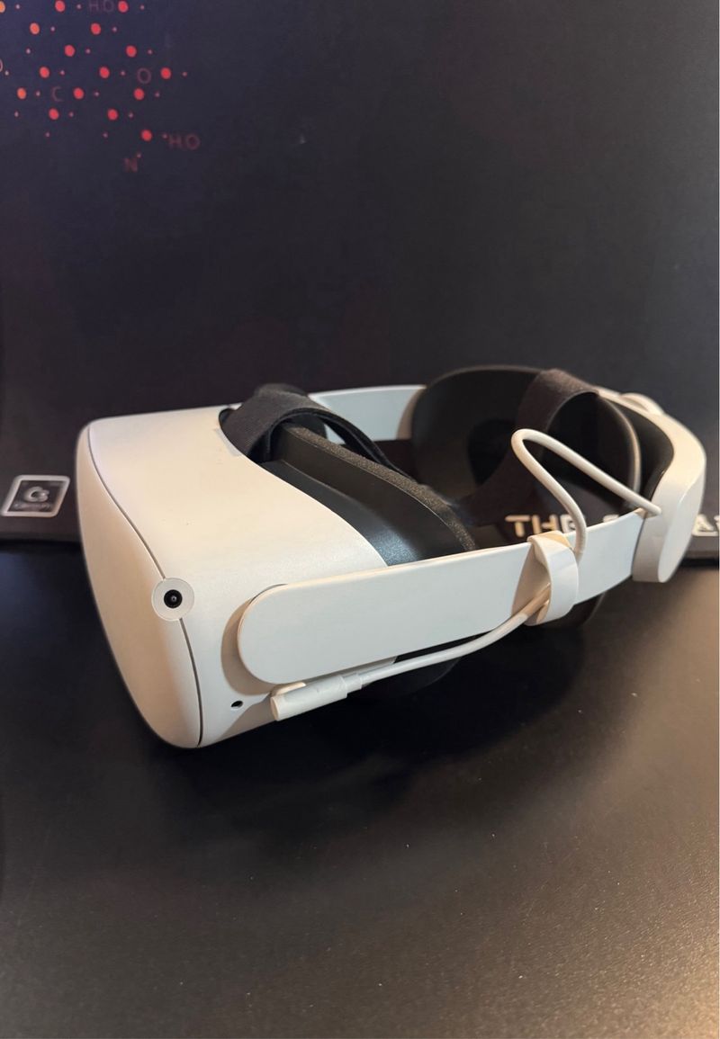 Meta Quest 2 Gafas VR + Estuche+ batería extra afbeelding 4
