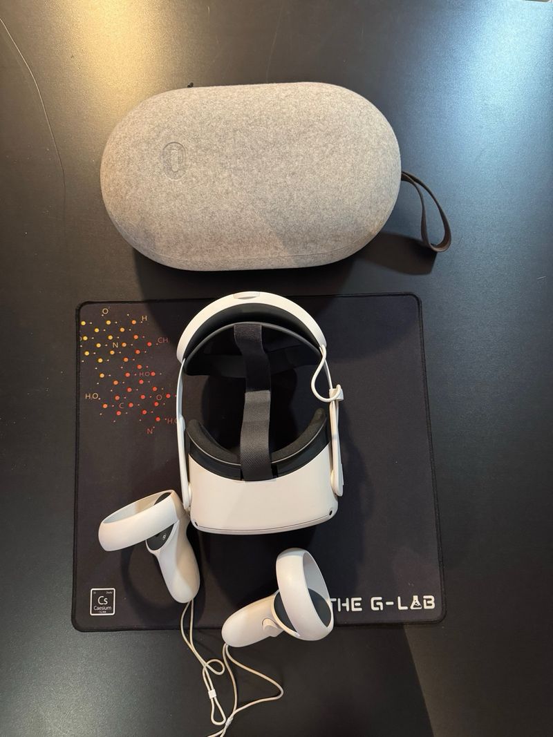 Meta Quest 2 Gafas VR + Estuche+ batería extra afbeelding 3
