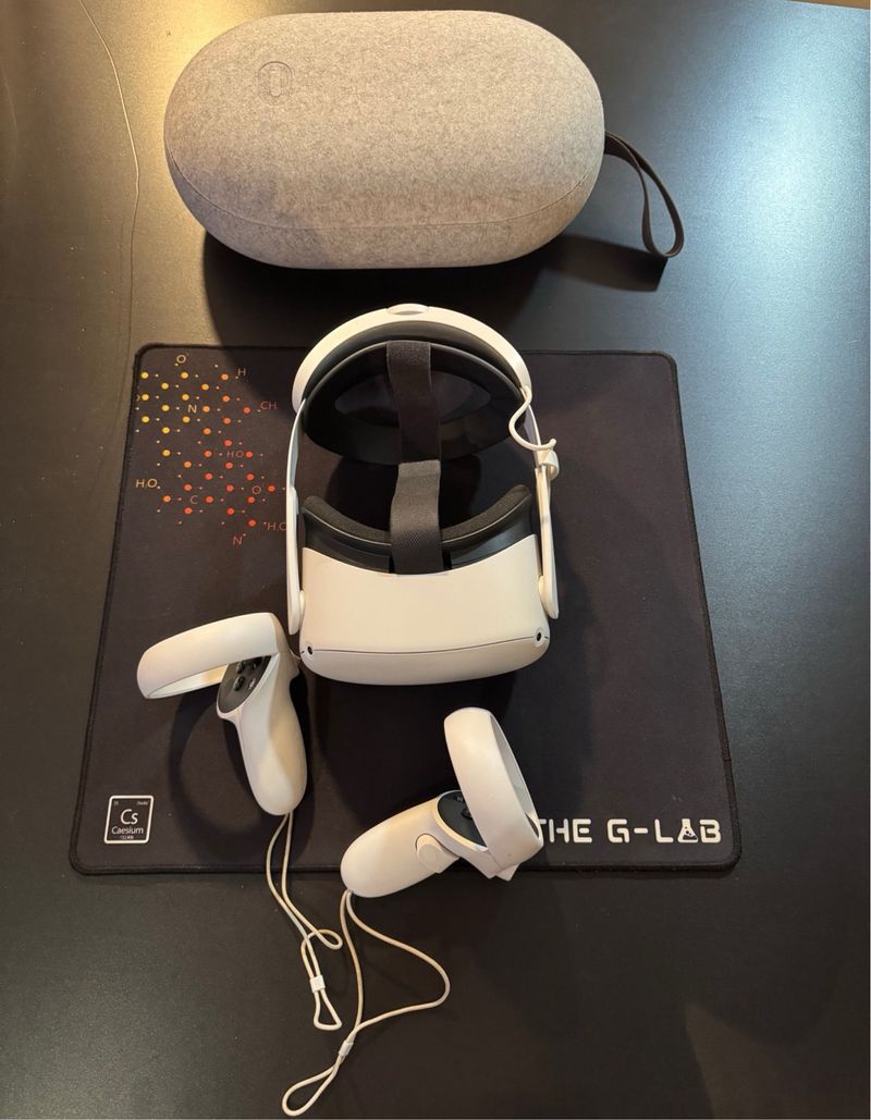 Meta Quest 2 Gafas VR + Estuche+ batería extra afbeelding 2