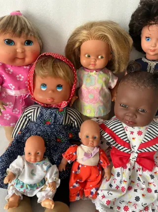 Lote di bambole antiche