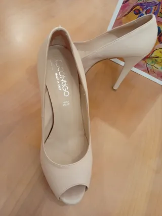 Scarpe con tacco aperte