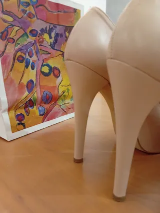 Scarpe con tacco aperte