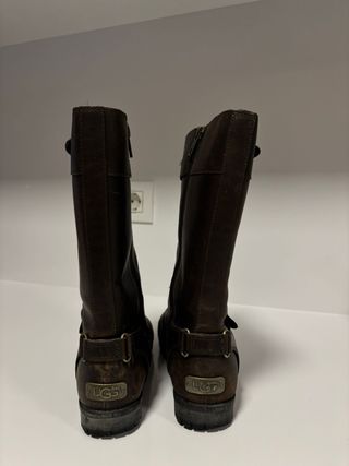Stivali UGG in pelle marrone taglia 38 a mezza gamba