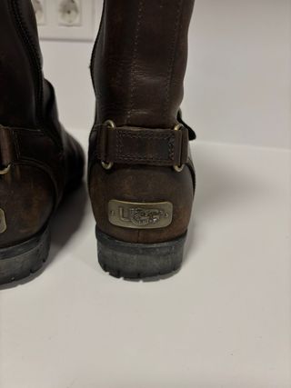 Stivali UGG in pelle marrone taglia 38 a mezza gamba