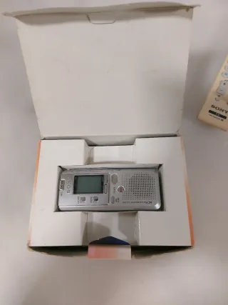 Grabadora Digital Sony ICD-B16 Plata