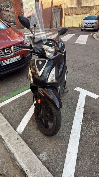 SYM Symphony 125 ST Scooter
