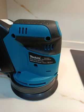 Lijadora Makita Batería + Cargador + Disco