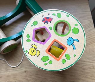 Tortuga de madera para arrastrar