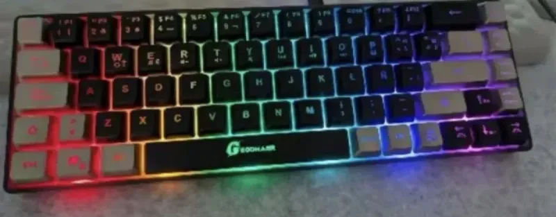 Teclado 65% GEODMAER con Ñ RGB INALÁMBRICO