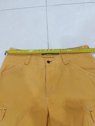 Bermuda cargo gialla