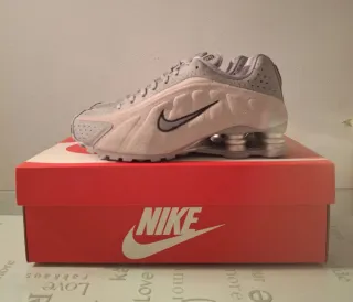 Zapatillas Nike Shox R4 Beige/Plata