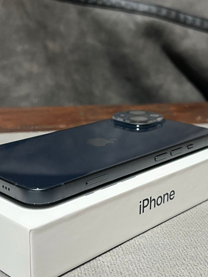 iPhone 14 Azul medianoche 128 con película protectora + cable afbeelding 6