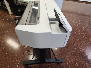 Plotter Epson T3100 con pedestal