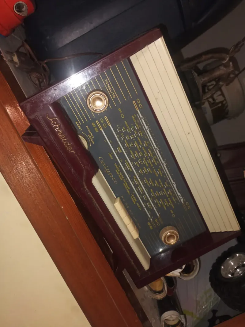 Radio Antigua Schneider Calypso afbeelding 2