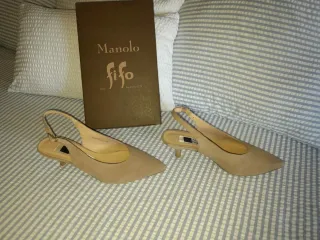 Zapatos de ante con tacón "Antonio Parriego" Beig