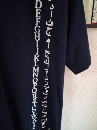 Camiseta Talla S con Diseño de Alfabetos