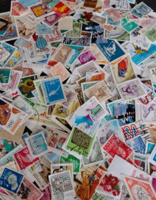 Lotto 2500 francobolli