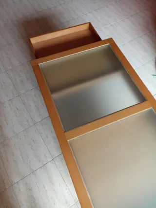 Tavolo da soggiorno in legno e vetro