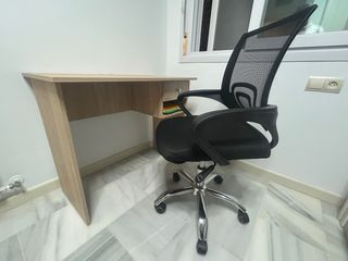 Conjunto de Escritorio y Silla de Estudio.