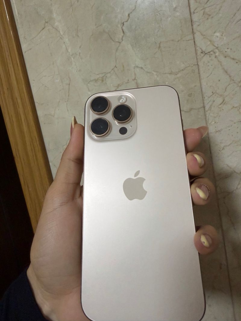 iPhone 16 Pro Max Gold 90% Batería totalmente nuev afbeelding 3