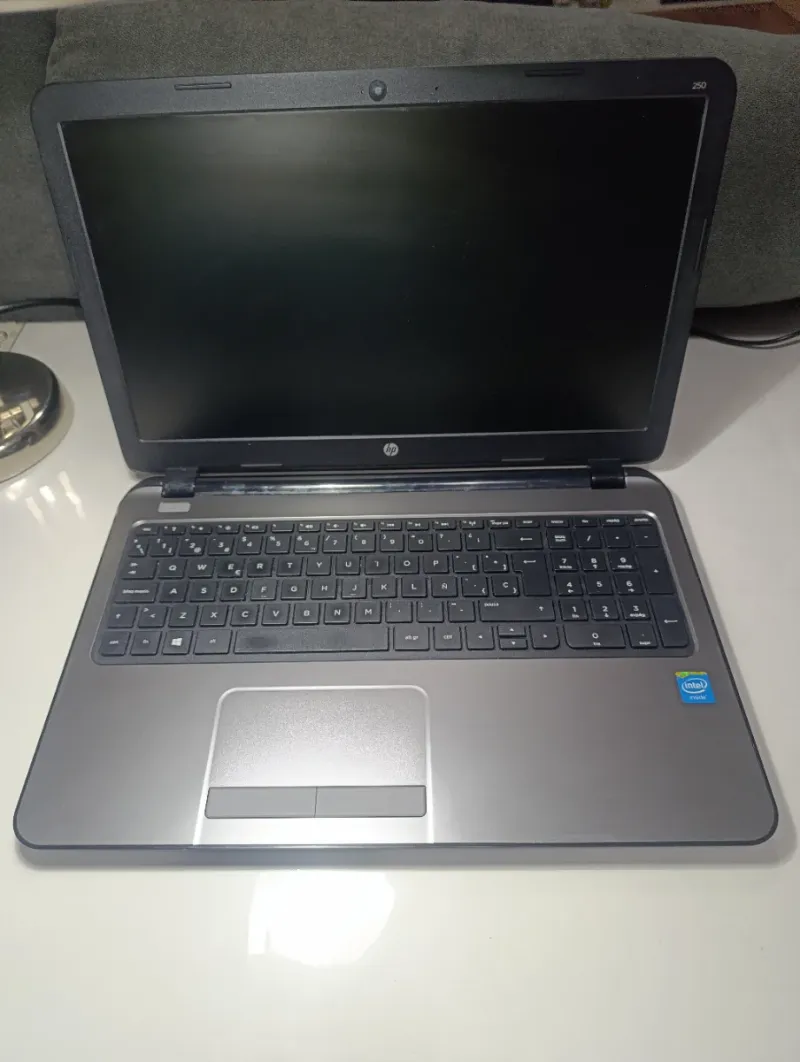 HP 250 G3 Portátil 15.6