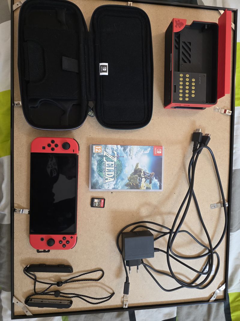 Nintendo Switch OLED Mario + Accesorios