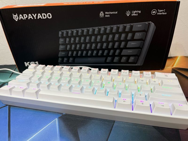 Teclado mecánico APAYADO K61 (60%) - RGB NUEVO.