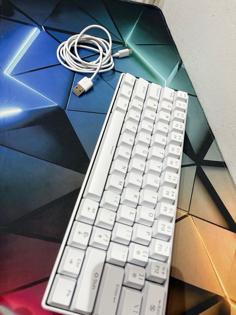 Teclado mecánico APAYADO K61 (60%) - RGB NUEVO. afbeelding 2