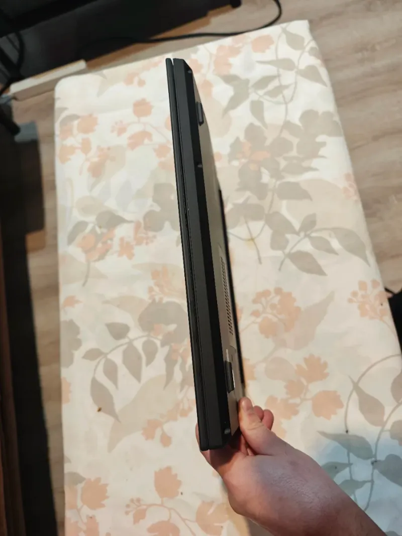 Lenovo ThinkPad P15 – i9 / 32GB Ram / Rtx 4000 afbeelding 4
