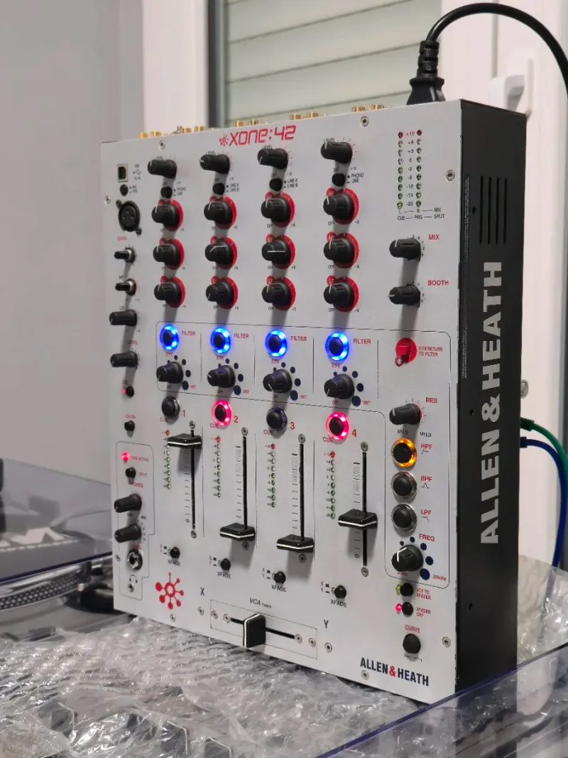 Mezclador Allen & Heath Xone 42 Fabricado en Reino Unido (no China)