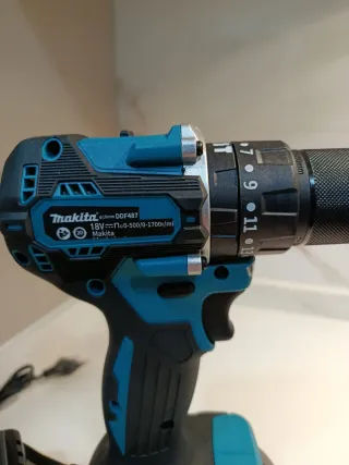 Taladro Atornillador Makita Batería y Cargador