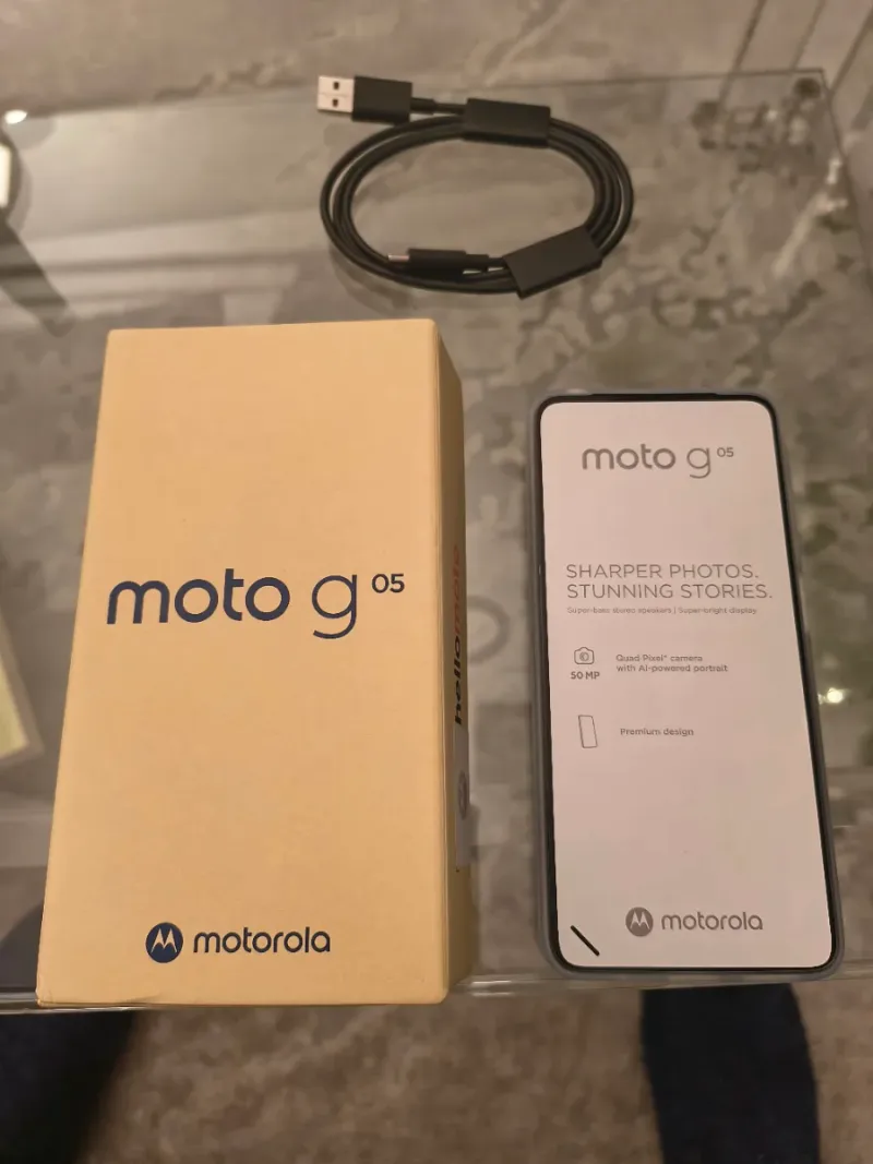 Motorola Moto G05 4+128GB Verde. A estrenar. Nuevo afbeelding 2