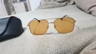 Las dos por 12 euros  Gafas  Ray-Ban y vogue