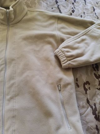 Chaqueta polar beige con cremallera talla L