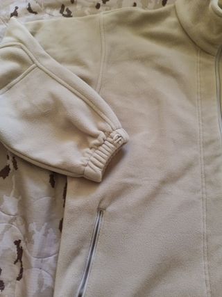 Chaqueta polar beige con cremallera talla L