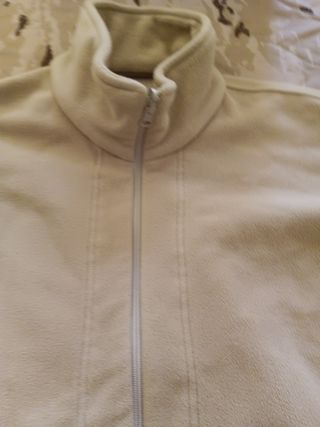 Chaqueta polar beige con cremallera talla L