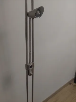 Lámpara de pie moderna metal