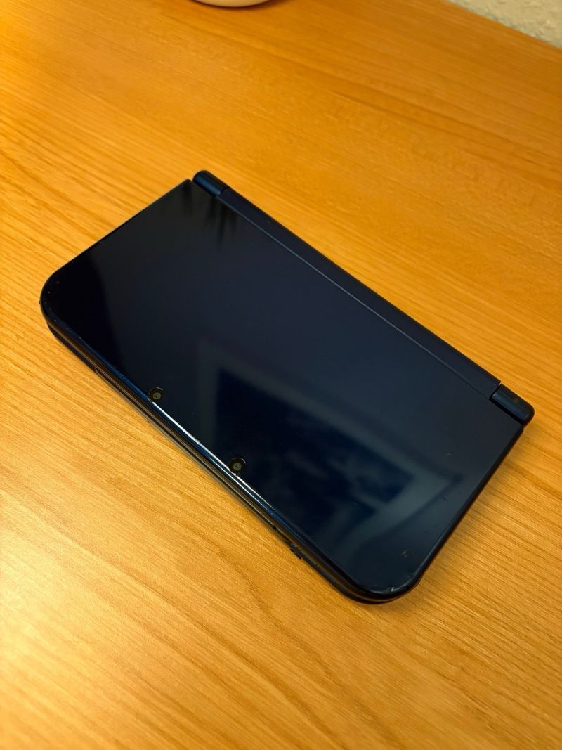 New Nintendo 3DS XL Azul  – Con cargador + lápiz afbeelding 3