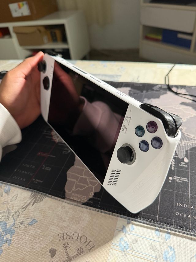 Asus ROG Ally Z1 Extreme 512GB + Funda + Caja