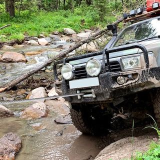 Cable de Winch de Acero Galvanizado, 9.5 mm x 30.5 m 6895 kg de Resistencia a la Rotura, Cuerda de Winch de Alambre con Gancho Giratorio, Cable de Remolque de Alta Resistencia, Ajuste Universal pa...