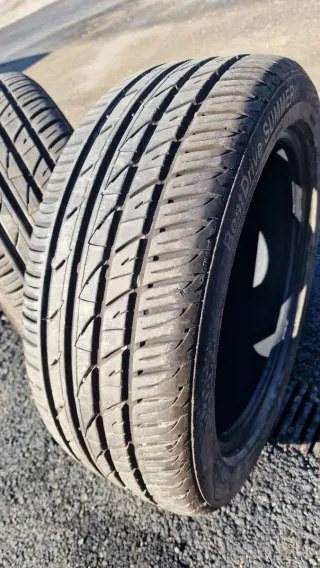 Neumáticos 205/50/17