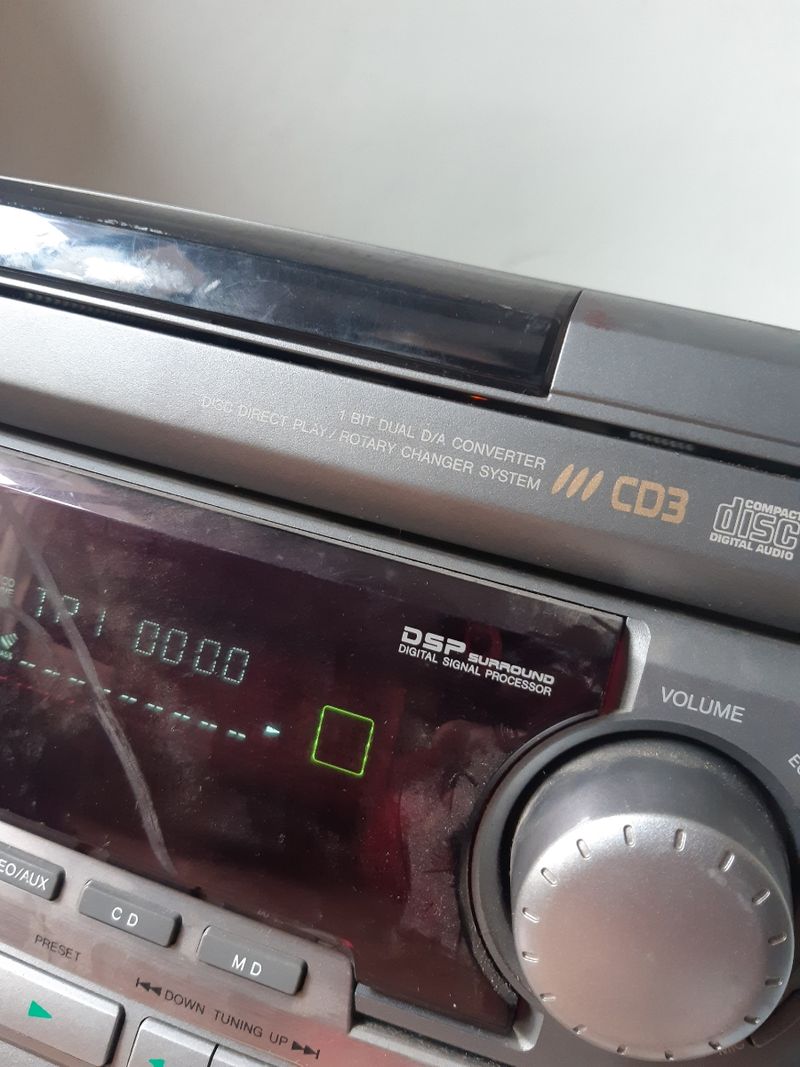 Estéreo con varias funciones incluyendo cassettes, CD y radio afbeelding 3