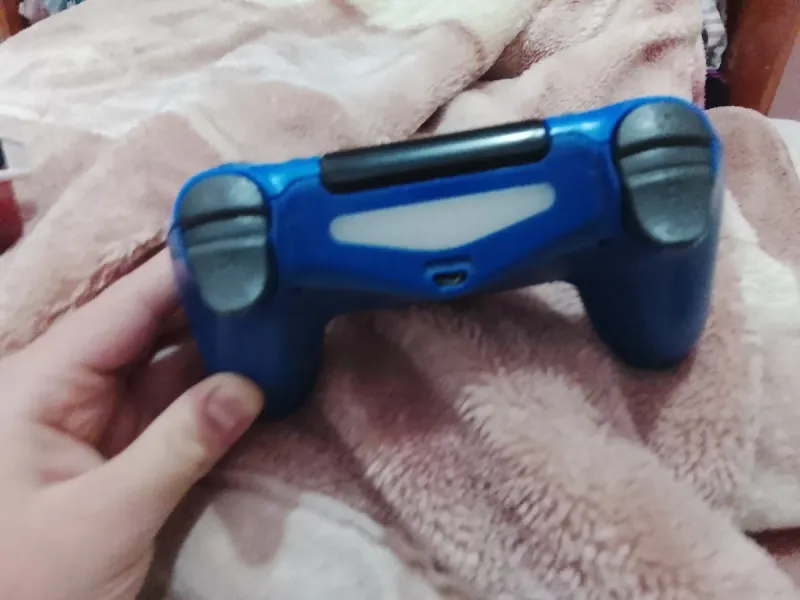 MandoPS4 azul para reparar el puerto de carga roto afbeelding 2